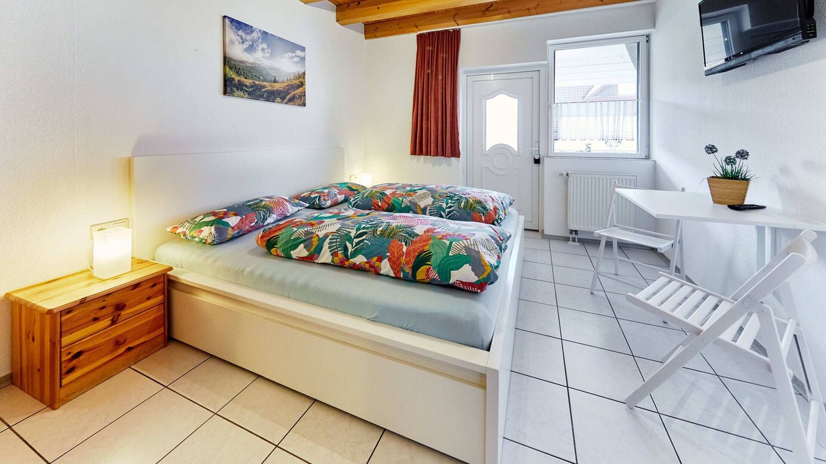 Rust Apartment | Beautiful 1-room apartment with bathroom & WC - just a 10-minute walk from Europa-Park
