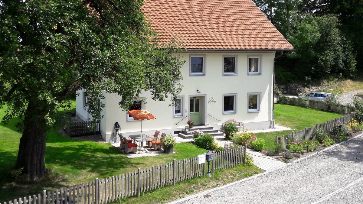 Amtzell Apartment | Beautiful 100 m² vacation apartment in a renovated farmhouse in the countryside