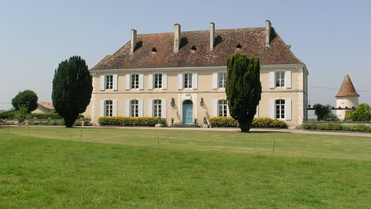 Cherval Other | Beautiful 15th century Château in rural France ! Private Pool/Tennis court