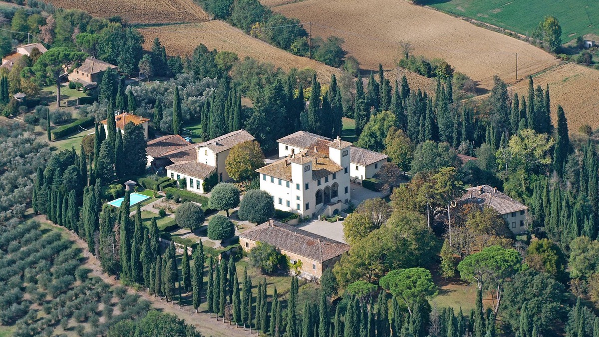 Montagnano Villa | Beautiful 17th Century Medici Tuscan Villa