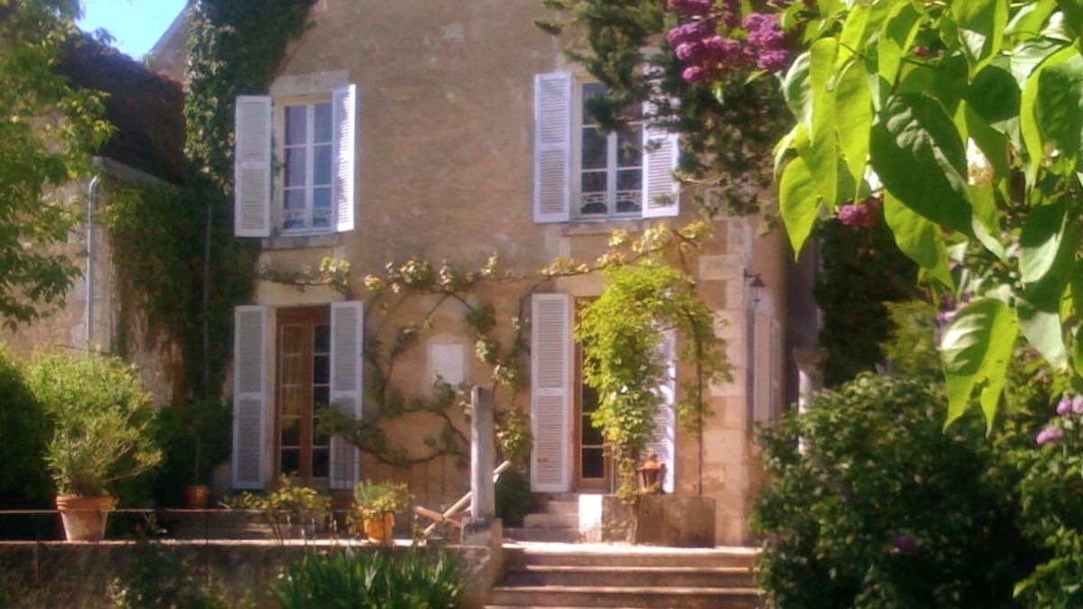 Crain House | Beautiful 1850 Maison bourgeois with private pool, between Chablis and Beaune