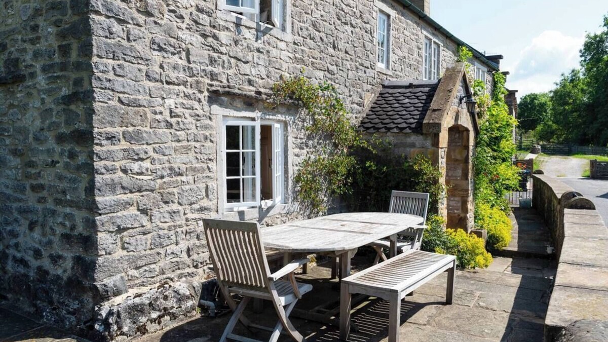 Millers Dale House | Beautiful 18th Century Farmhouse in the Heart of the Peak District