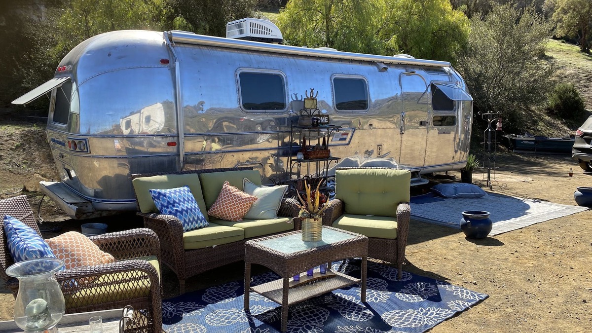 Thousand Oaks House | Beautiful 1972 Classic Airstream in Santa Monica Mountains