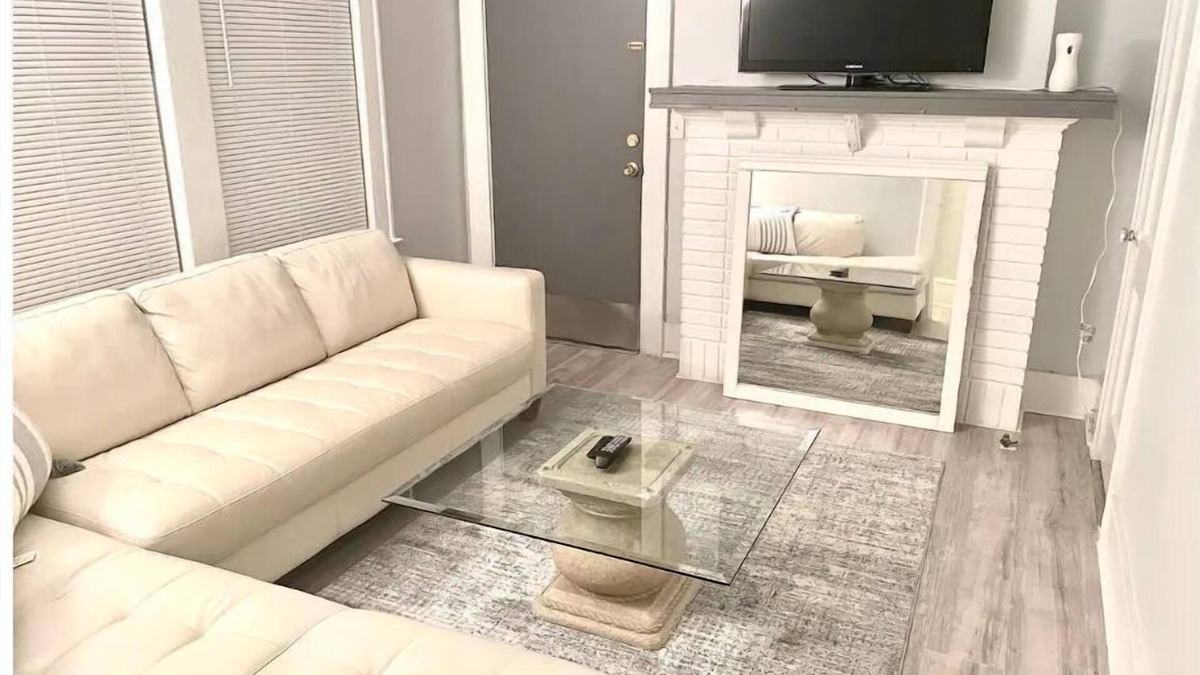 East Point Apartment | Beautiful 1B/1B in Southwest Atlanta.
