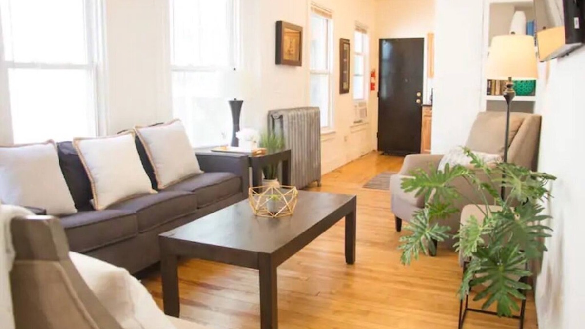 Parkside Apartment | Beautiful 1st Floor Apartment & Amazing Shower