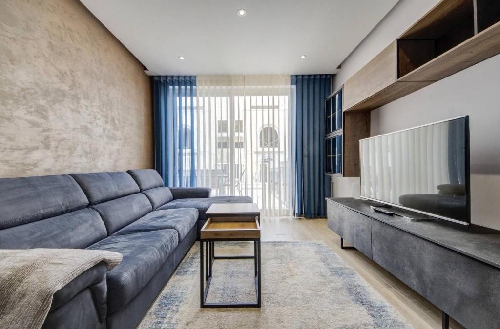 Hamrun Apartment | Beautiful 2 BDR Penthouse near Valletta sleeps 6