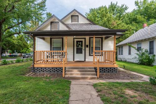 Wichita House | Beautiful 2 Bed 1 Bath home near College Hill