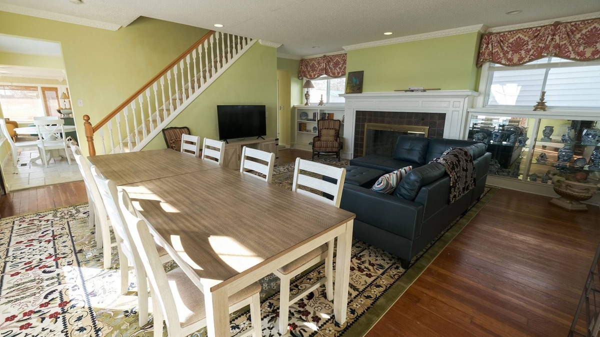 Marysville Condo | Beautiful 2 bed, 2 bath condo on St Clair River in Marysville, MI - U1n