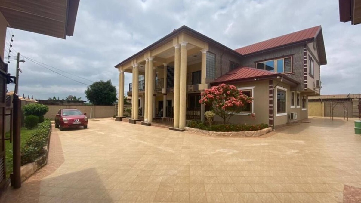 Kumasi Apartment | Beautiful 2-Bed Apartment in Kumasi