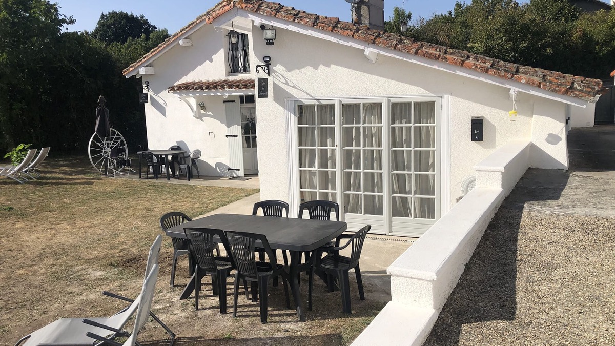 Oradour-Fanais Cottage | Beautiful 2-Bed Cottage in Oradour-Fanais
