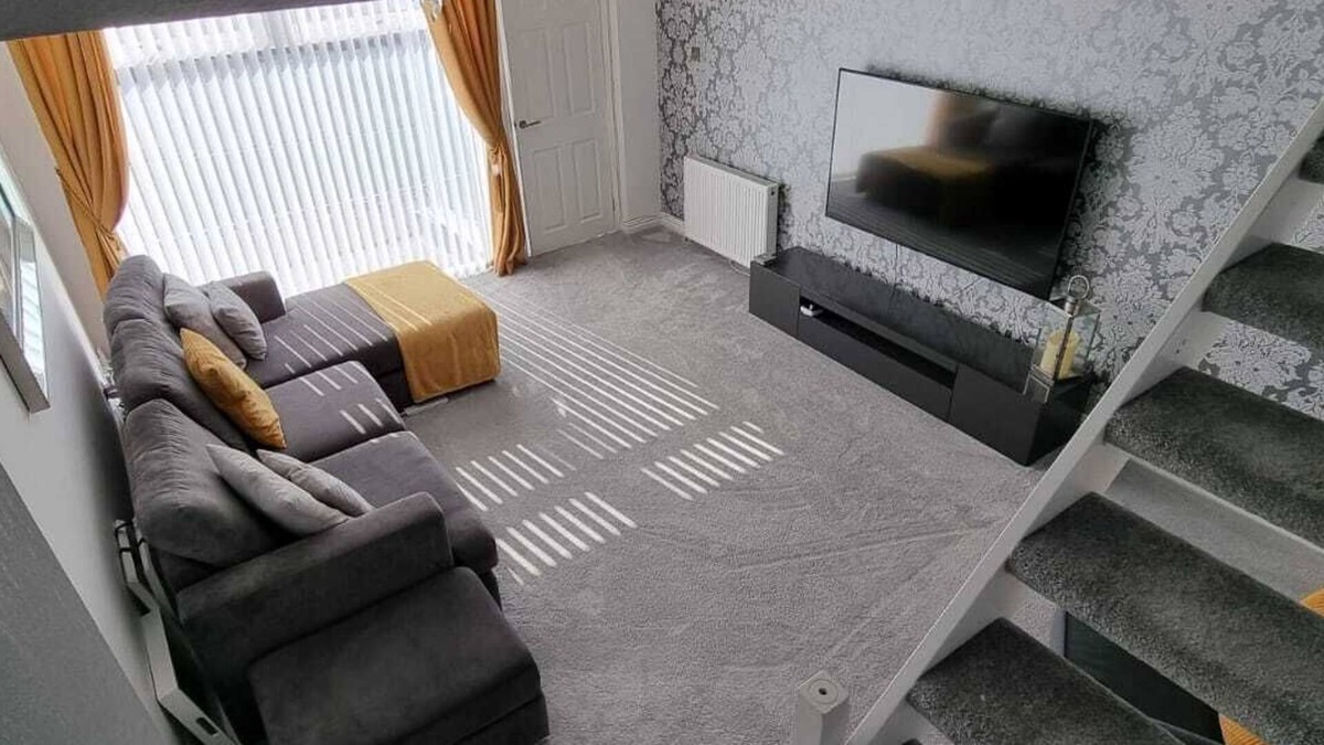 Motherwell House | Beautiful 2 bed house, close to M74 and Strathclyde Park
