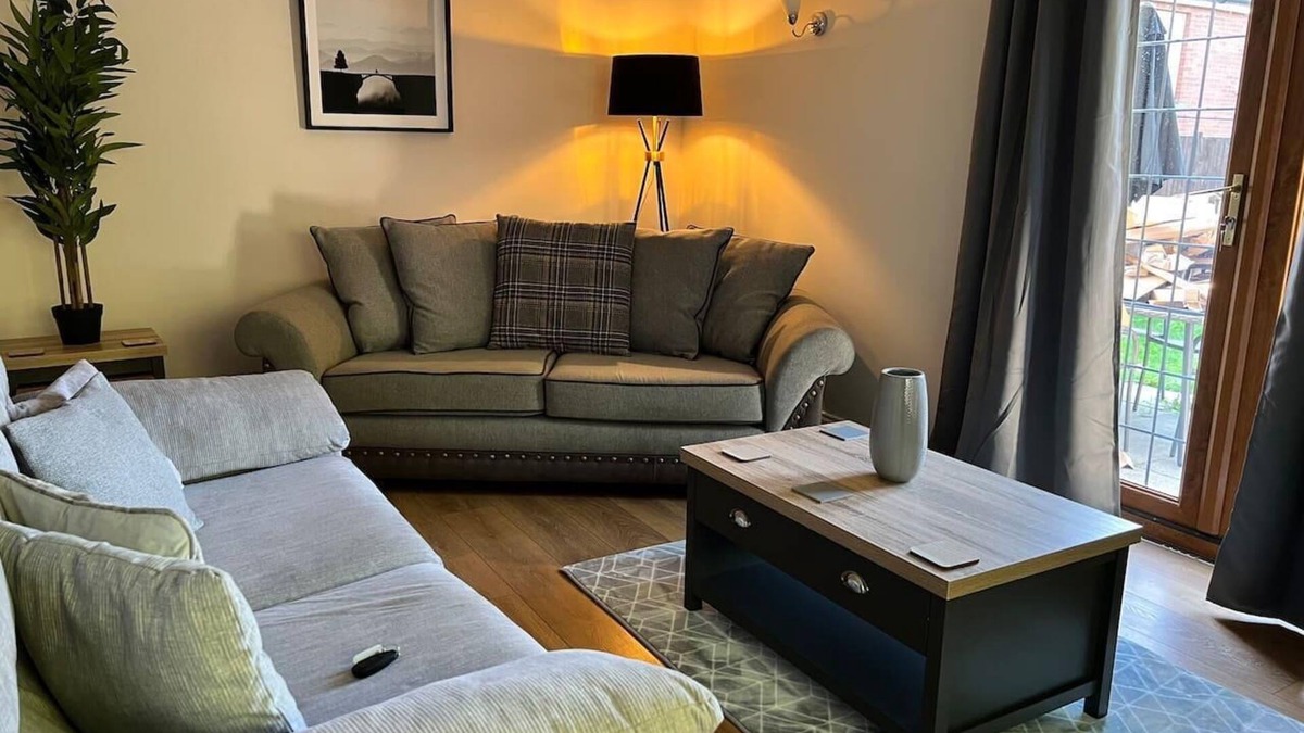Lincoln House | Beautiful 2-Bed House in Lincoln