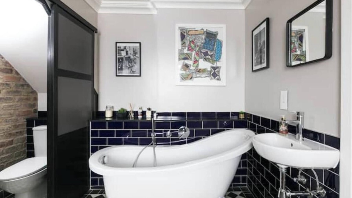 Downtown Johannesburg Apartment | Beautiful 2 bed Penthouse + Private Rooftop HotTub