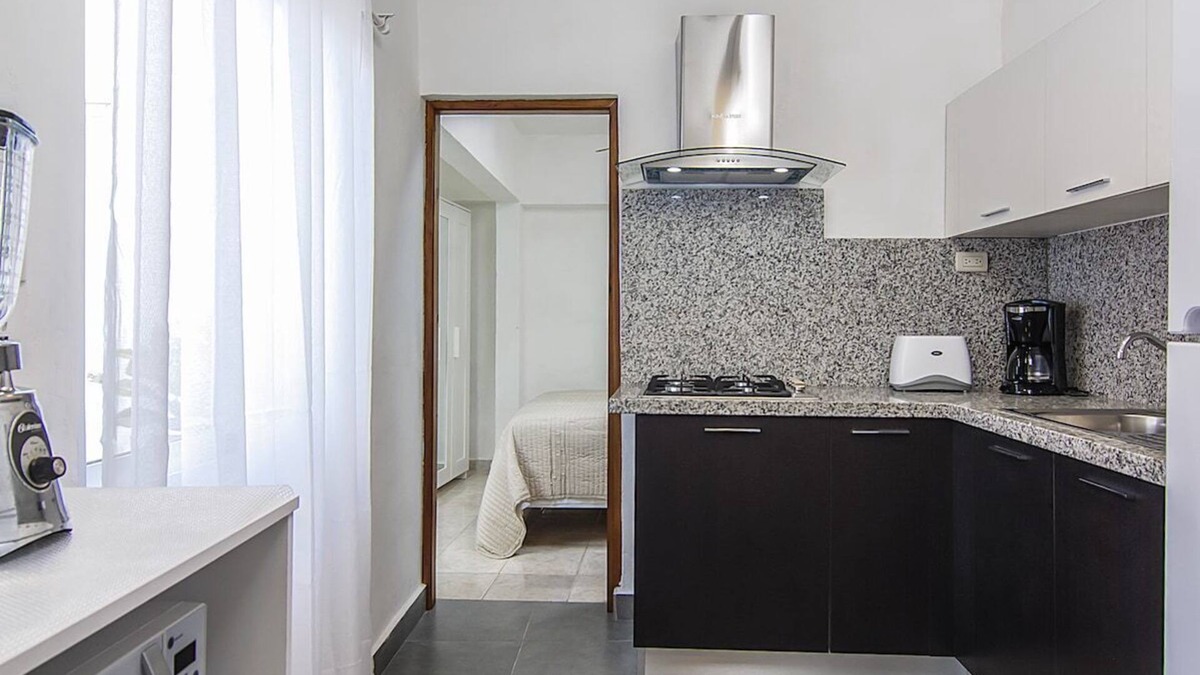 San Anton House | Beautiful 2 bedroom house directly on a park in the Colonial Zone