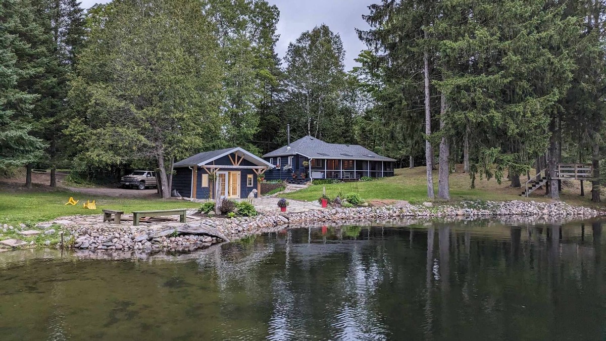 Minden Cottage | Beautiful 2 Bedroom Cottage on Minden Lake