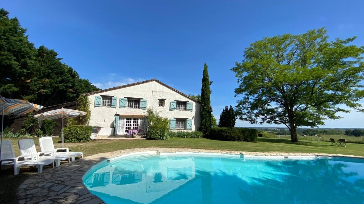 Baleyssagues Cottage | Beautiful 2 Bedroom, With En-Suite, Gite, Close To Duras, With Stunning Views