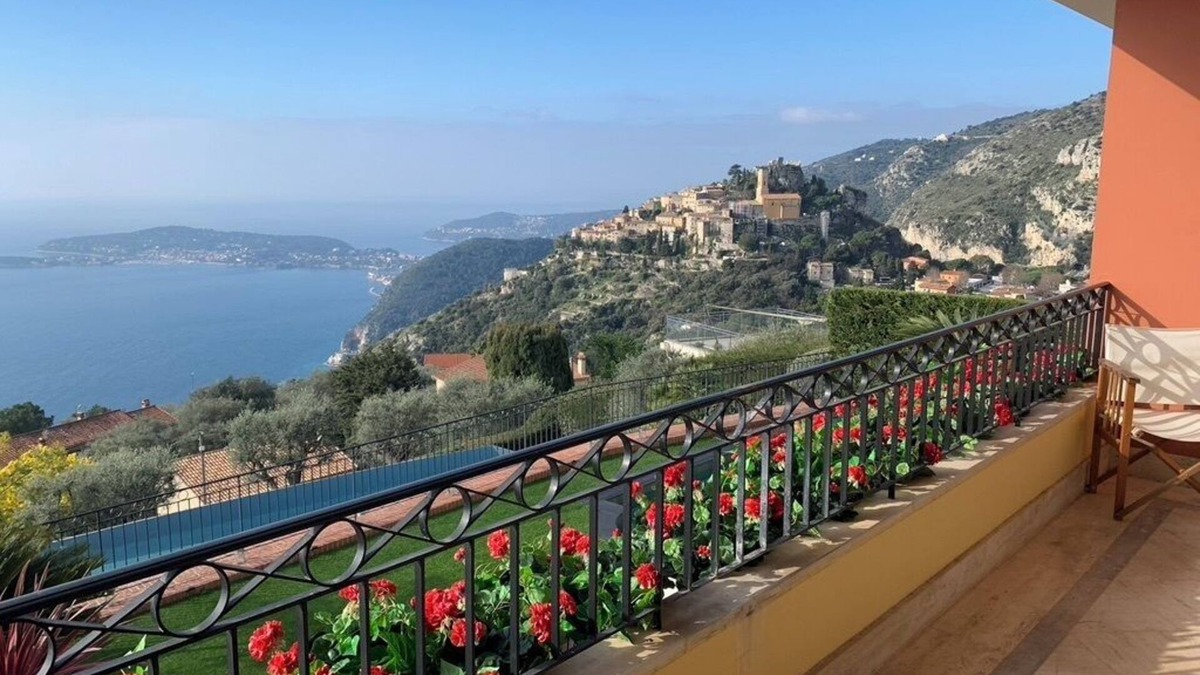 Eze Apartment | Beautiful 2 Bedroom Apartment overlooking Eze Village and the Cote d'Azur