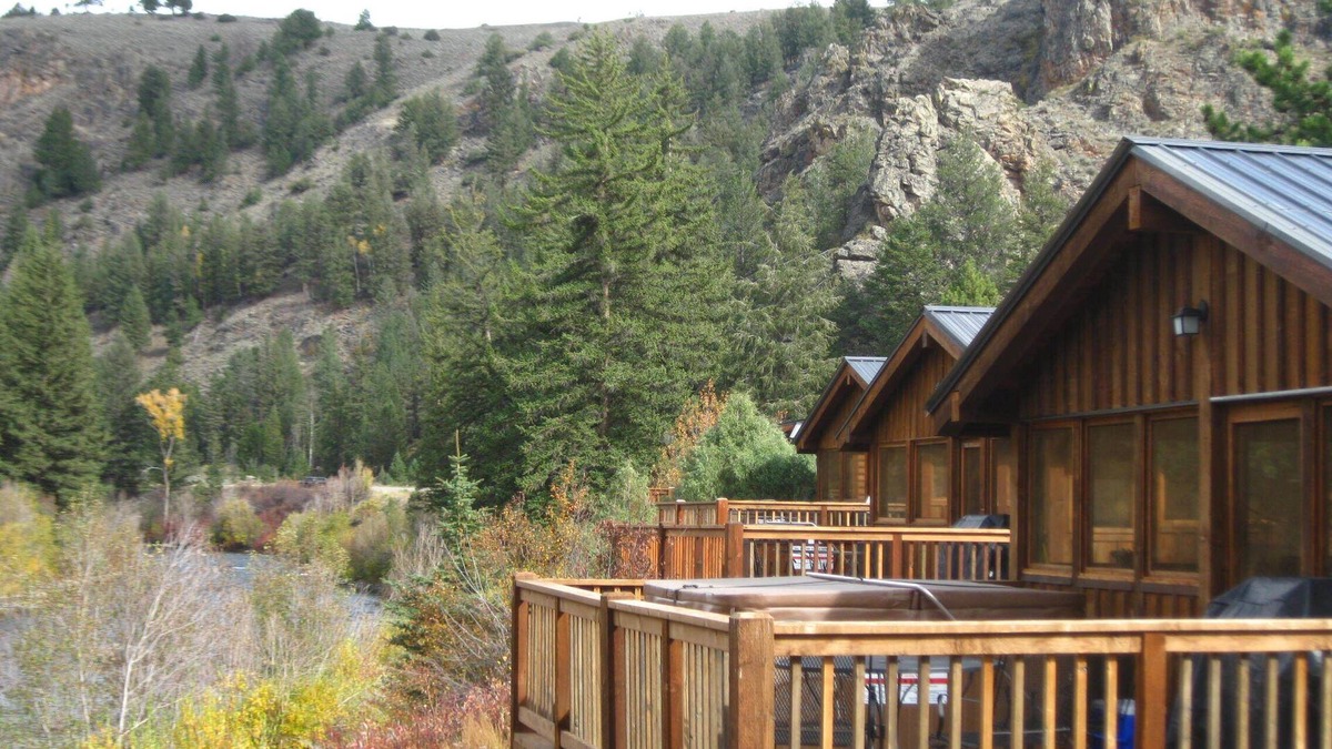 Almont Cabin | Beautiful 2 Bedroom Cabin on Taylor River with Private Hot Tub