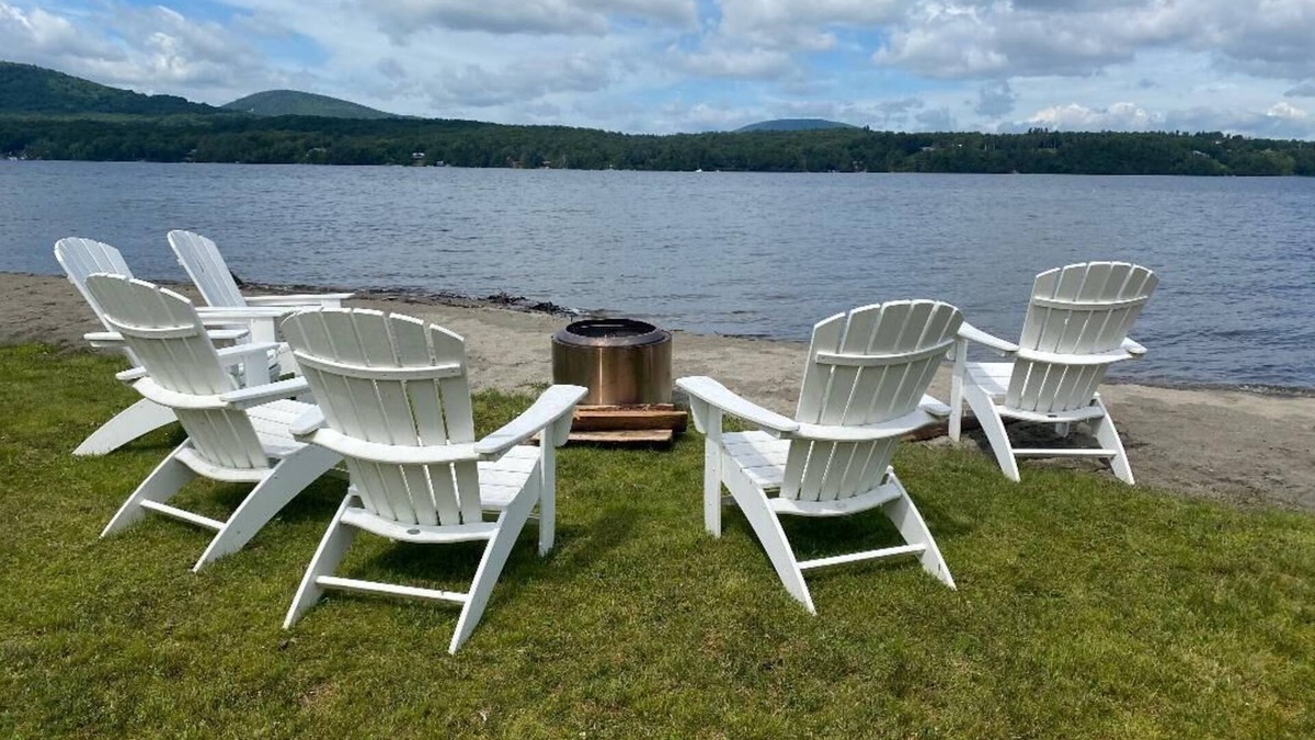 Westmore Cottage | Beautiful 2-Bedroom Cottage on Gorgeous Lake Willoughby