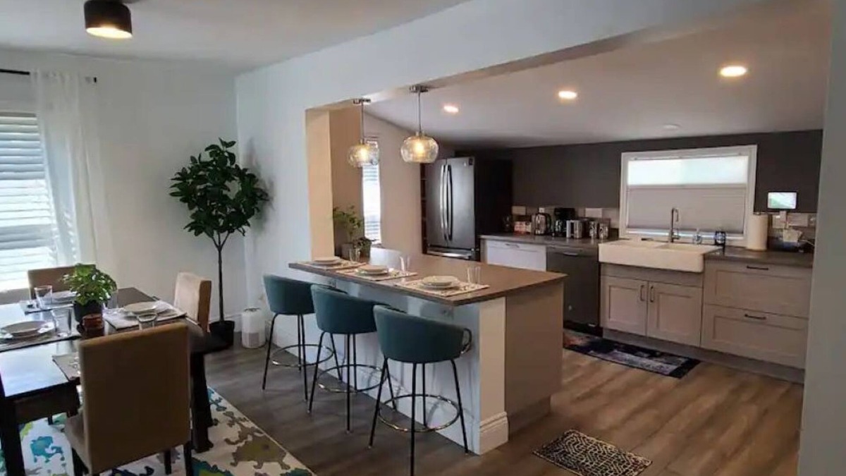North Bay House | Beautiful 2 Bedroom Home in the Heart of North Bay