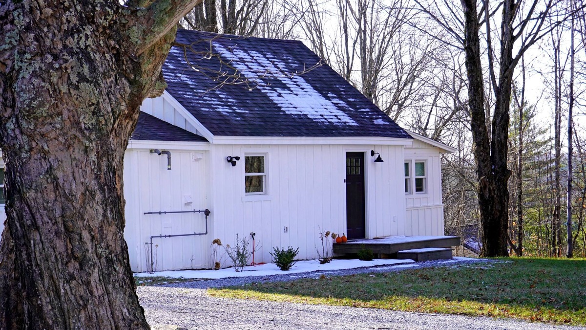 Hinsdale Cabin | Beautiful 2-Bedroom + Loft with Hot Tub at Lake Ashmere