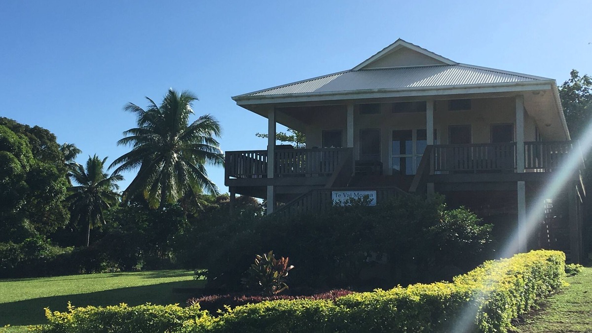 Arutanga Villa | Beautiful 2 bedroom Polynesian luxury villa
