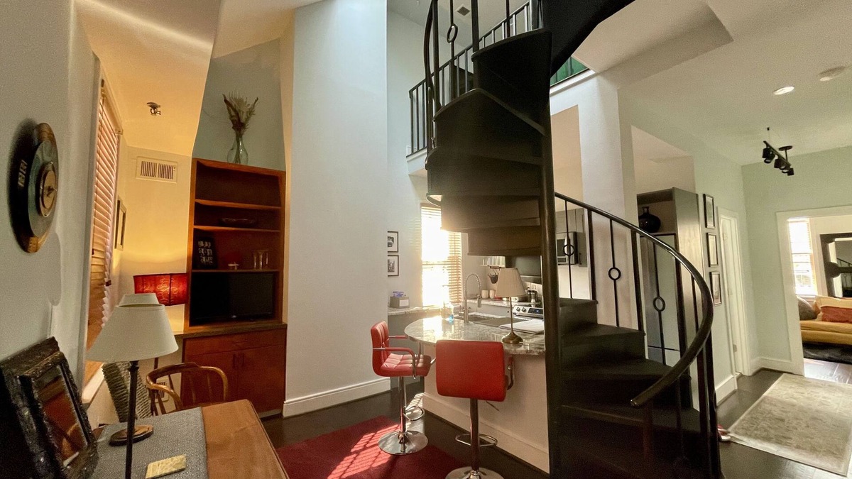 Old Town Alexandria House | Beautiful 2 Bedroom with Loft in Heart of Old Town—sleeps 6
