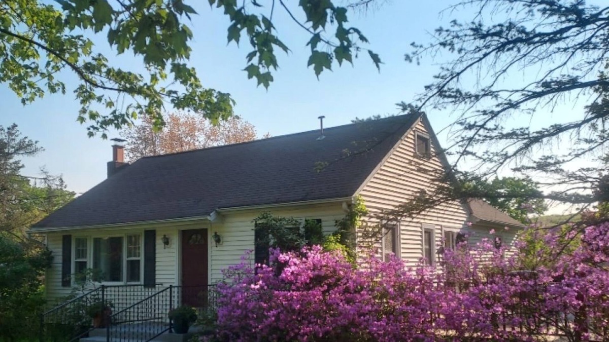 Cold Spring House | Beautiful 2 bedroom unit offered by Gina