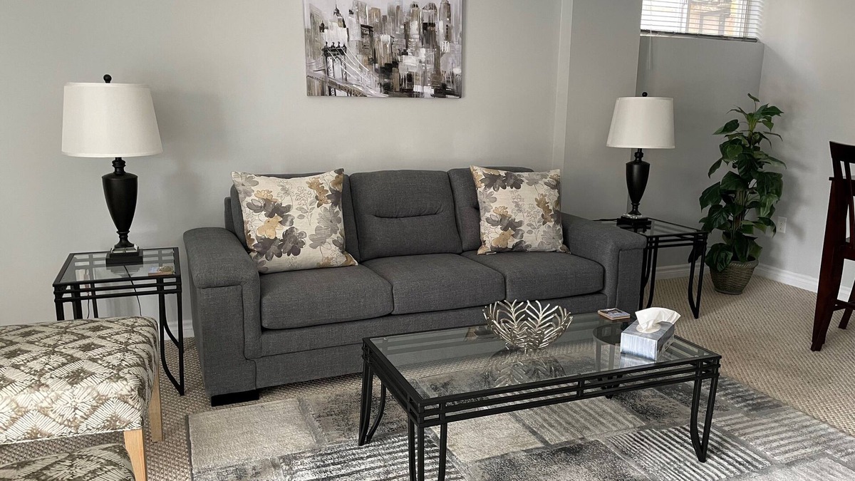 Guelph House | Beautiful 2 bedroom walkout basement apartment close to U of G