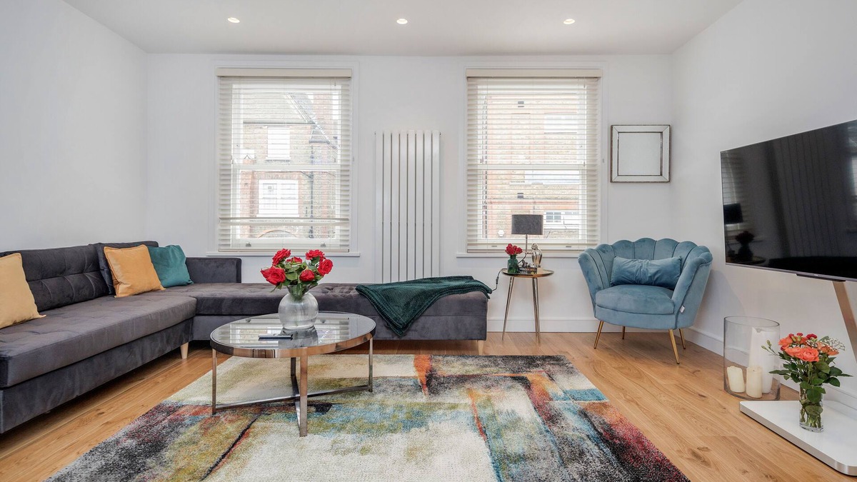 Fulham Broadway Apartment | Beautiful 2 bedrooms split level Fulham Apartment