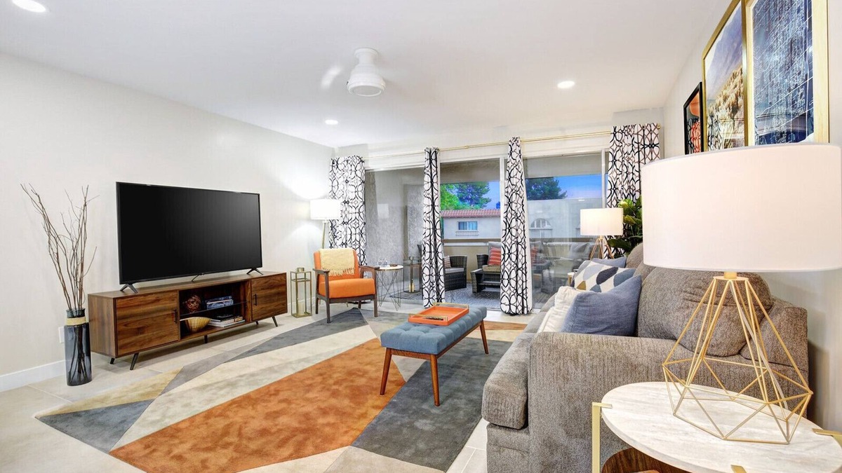Entertainment District Condo | Beautiful 2 BR modern and spacious ScottsdaleCondo