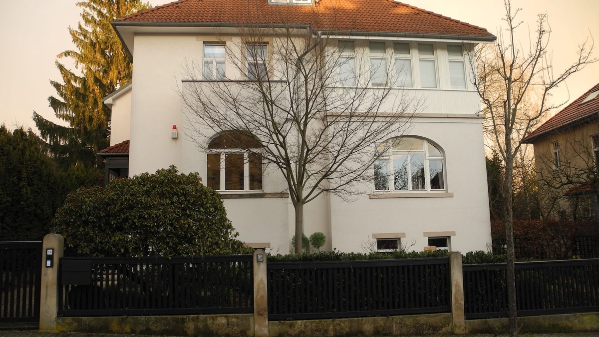 Buhlau/Weier Hirsch Apartment | Beautiful 2-room apartment, Dresden-Bühlau, on the heath, but close to the city, terrace, quiet