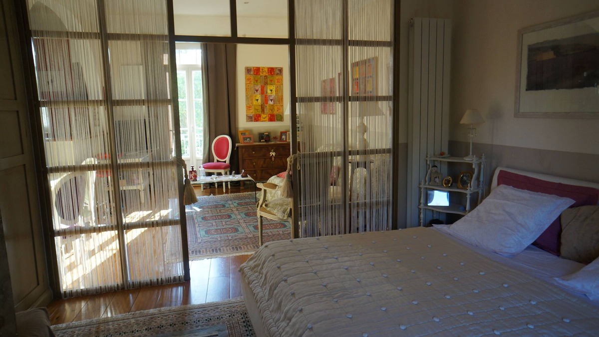 Saussan Apartment | Beautiful 2-room studio 45 m2 with pool access