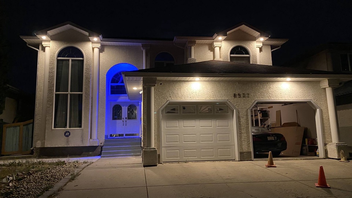 Northeast Edmonton House | Beautiful 2 story- 2800sq ft Home in North Edmonton