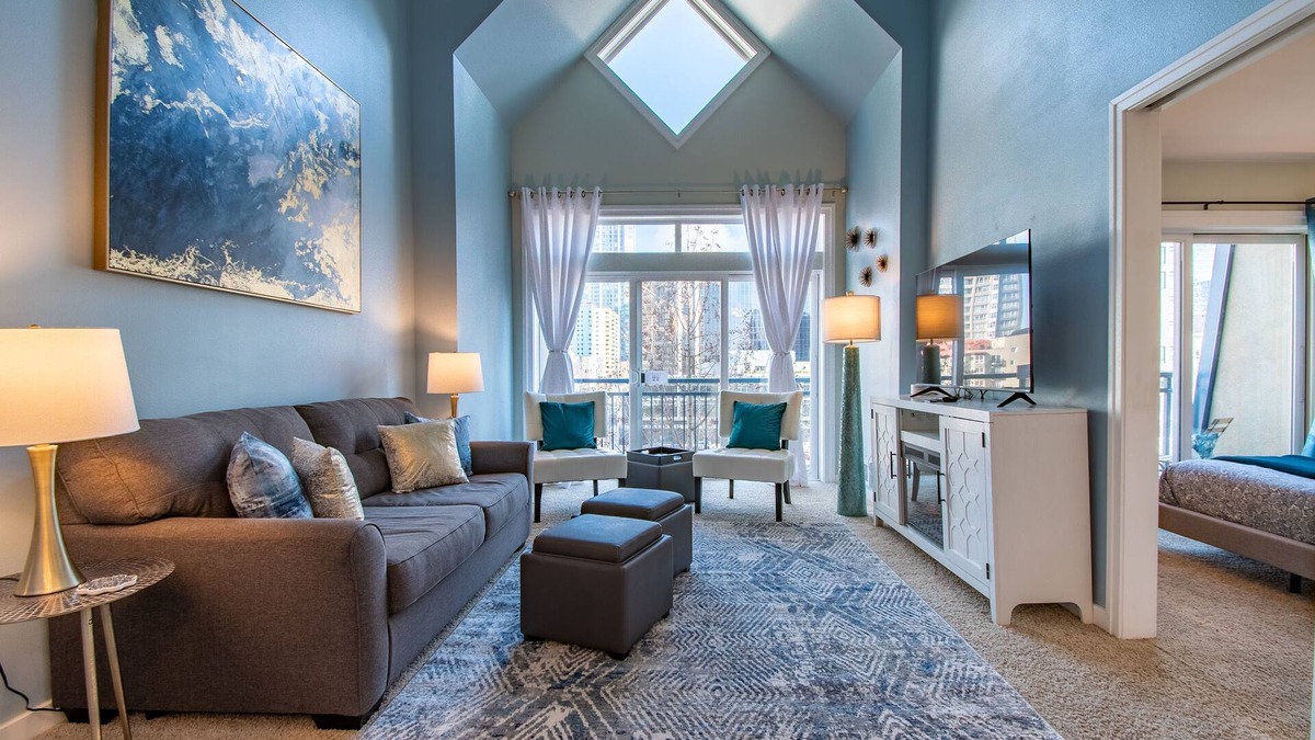 Belltown Condo | Beautiful 2 Story Penthouse @ the Heart of Seattle! with Pool and Free Parking