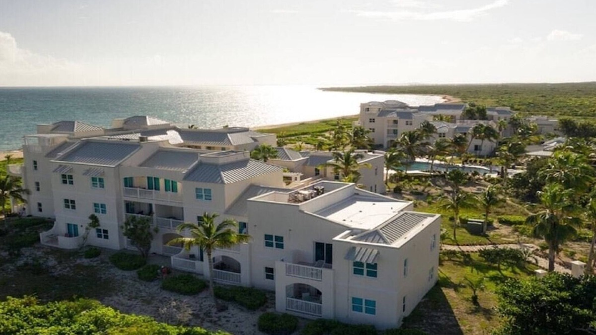 Wheeland Settlement Resort | Beautiful 2 bed/2 bath Ocean view - TripAdvisor winner 2016,2017,2018 and 2019!