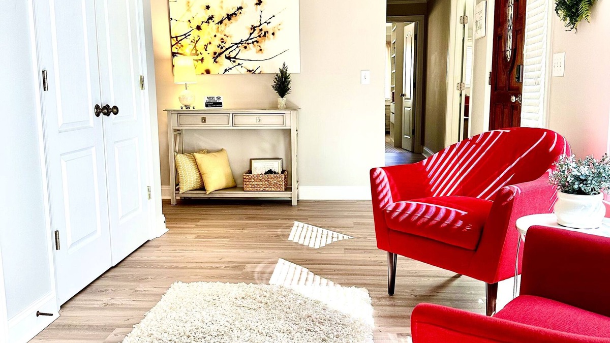 Sandy Springs House | Beautiful 2BR 1BA - Atlanta's Best Location & Amenities