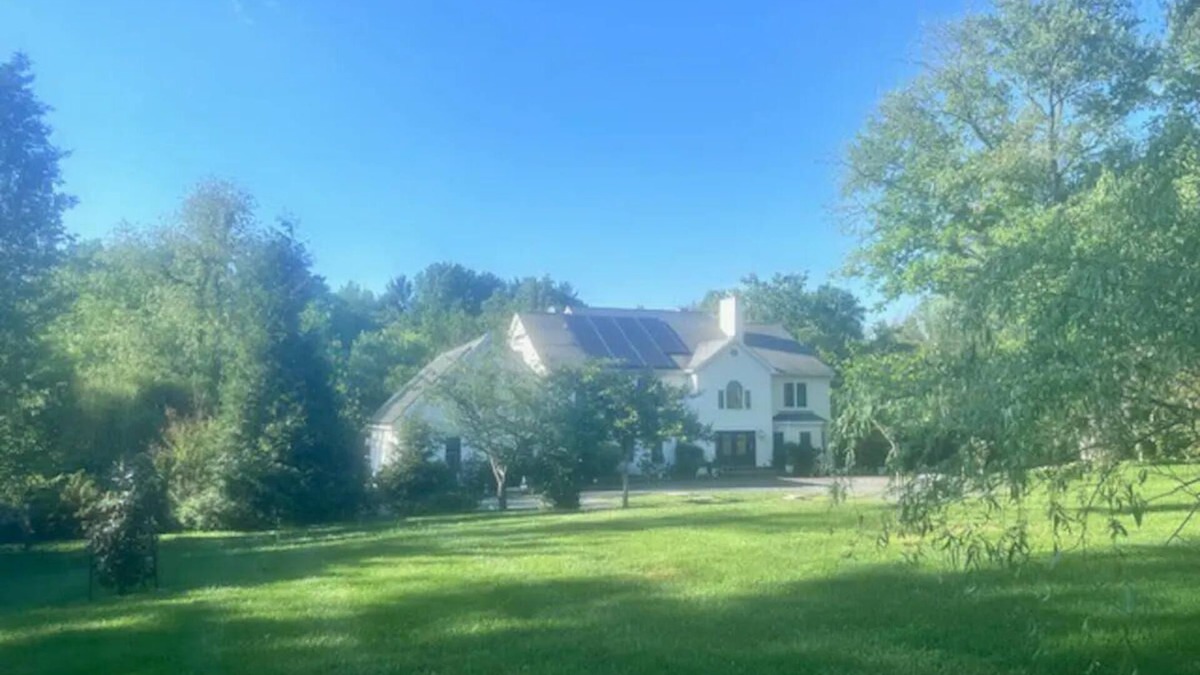 Darnestown Villa | Beautiful 2BR Walkout Fenced & Gated Villa, Onsite parking, Pet friendly-2+acres