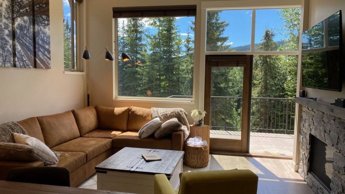 Sun Peaks Condo | Beautiful 3-bdrm condo: Outdoor adventures and relaxation await!