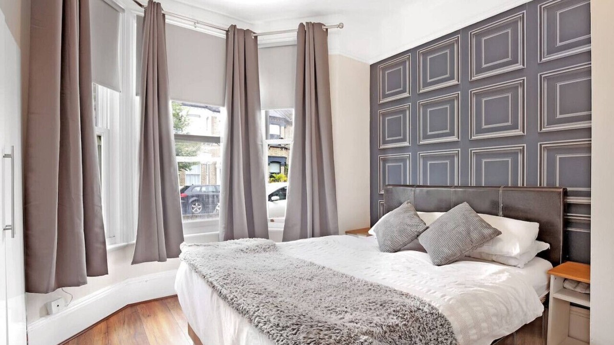 Shepherd's Bush Condo | Beautiful 3 Bedroom Apartment Near Central London.