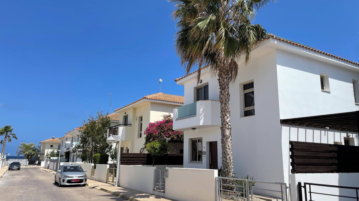 Pernera Villa | Beautiful 3 bed villa in Pernera with private pool less than 5 mins to the beach