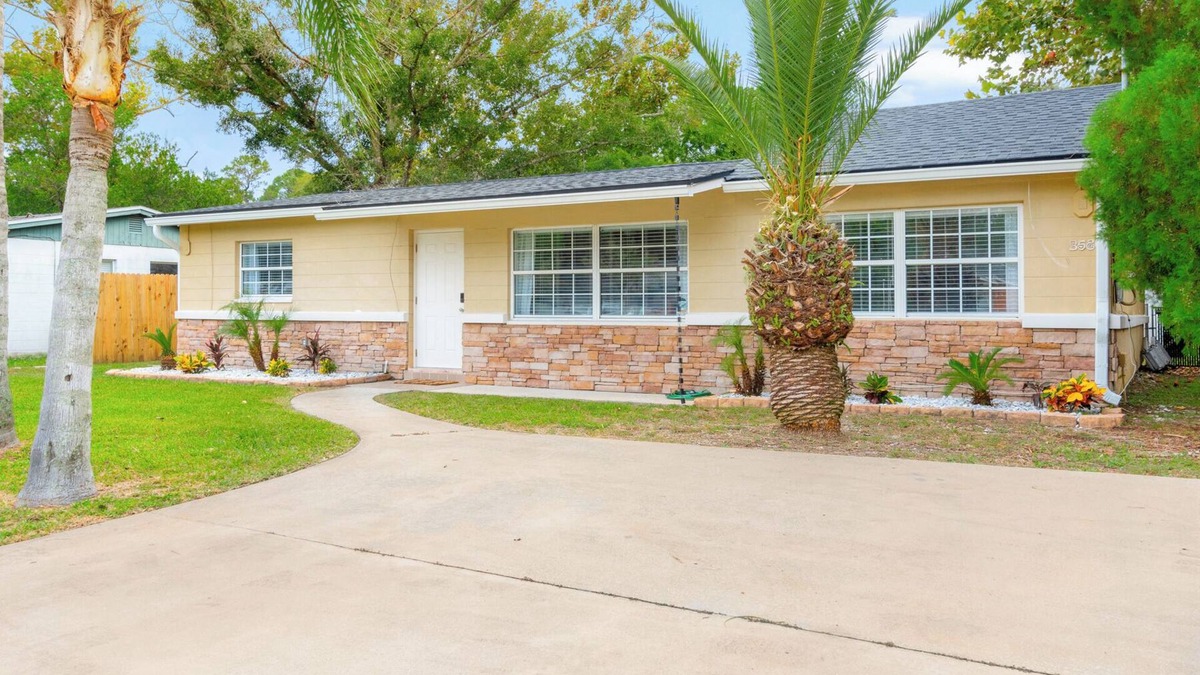 Beach Haven House | Beautiful 3 bedroom, 2 bathroom Beach Bungalow in Jacksonville Beach!