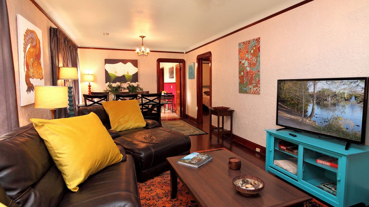 Jefferson House | Beautiful 3 Bedroom 1 mile to Ochsner Hospital