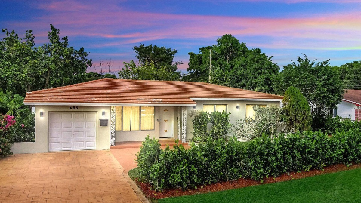 El Portal House | Beautiful 3 Bedroom 2 Bathroom Home in Quiet Miami Neighborhood Near Everything