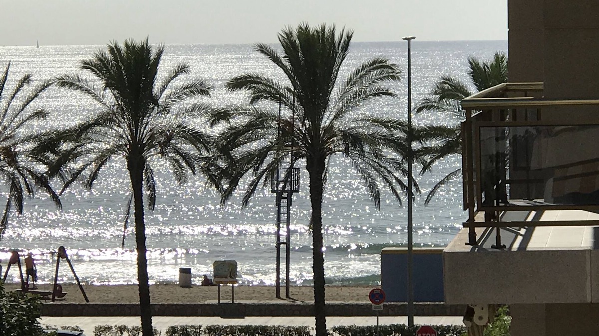 Calafell Apartment | Beautiful 3 bedroom apartment with pool and sea views 50m from the beach