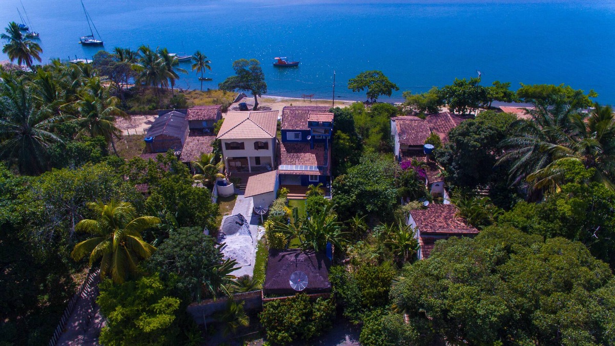 Santo Andre House | Beautiful 3 bedroom house by the river and sea