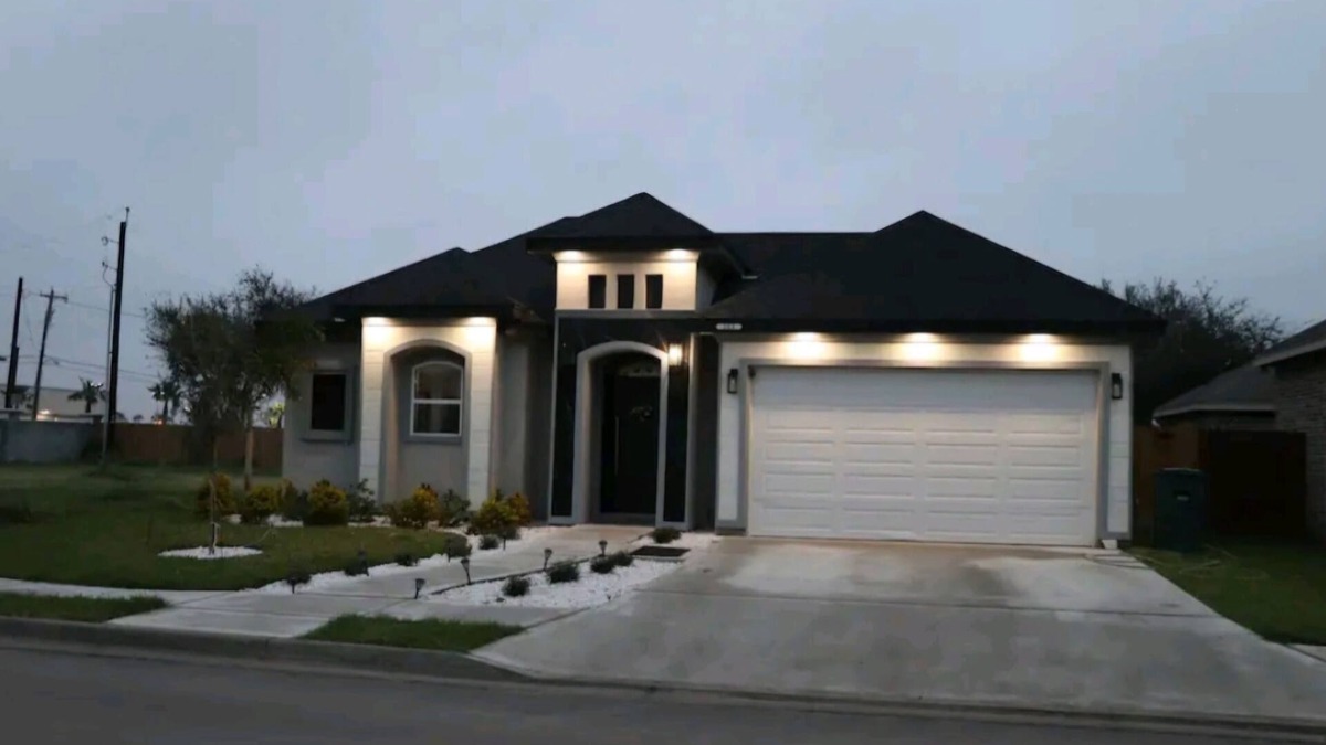 San Juan House | Beautiful 3 bedroom Home on gated community.