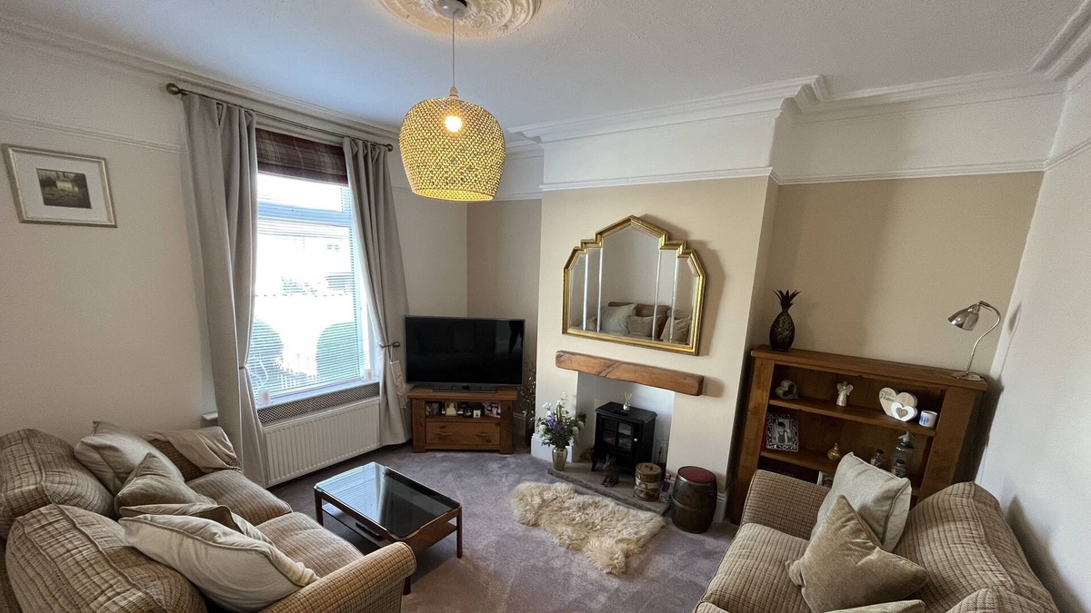 Ossett House | Beautiful 3 Bedroom Home. Entire House