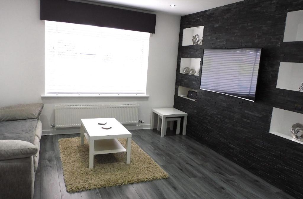 Harthill House | Beautiful 3 bedroom home with large garden 35 mins to Glasgow & Edinburgh