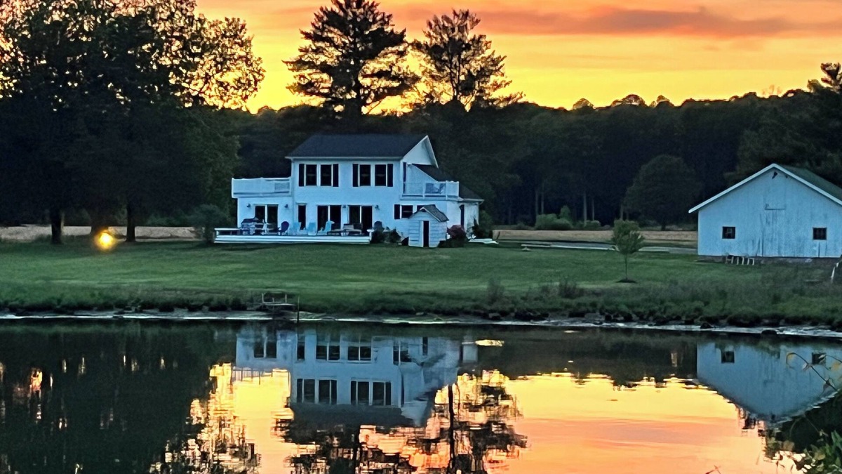 Unionville House | Beautiful 3-bedroom Miles River waterfront in tranquil Easton - Relax and unwind